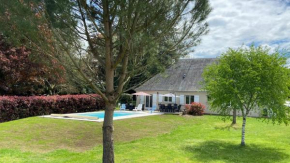 Maison tout confort avec piscine chauffée au bord des rives de la Dordogne